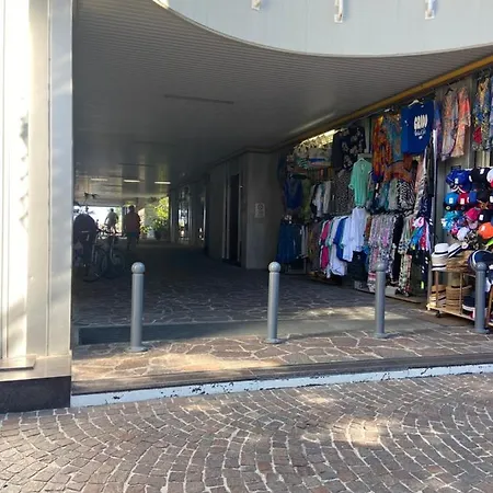 Апартаменты Esplanade Sea Side - Bicamere Nel Viale Pedonale